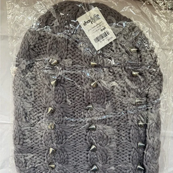 Charlotte Russe 2 Hats - Picture 2 of 4